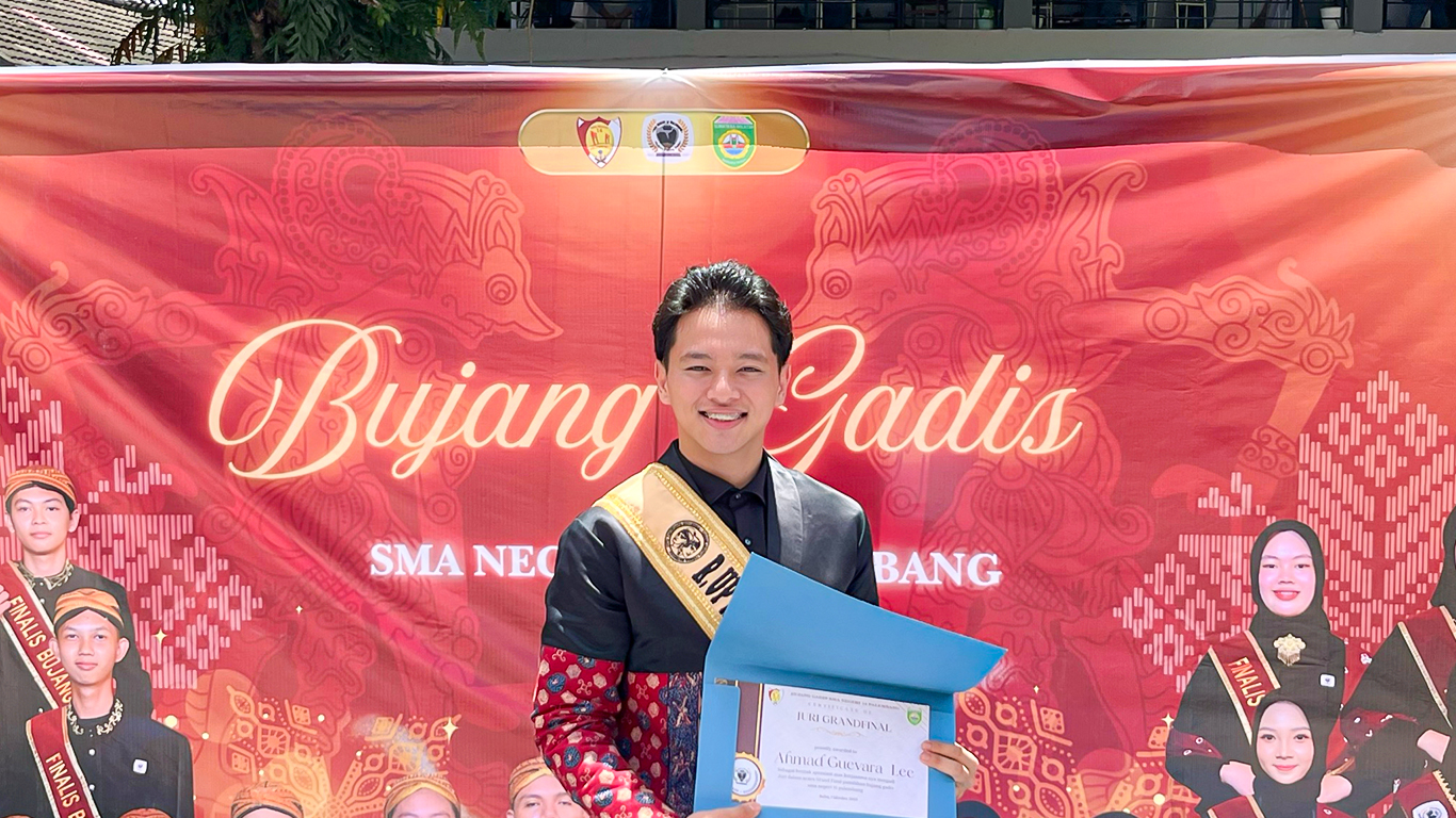 Guevara Ahmad Lee Hadir Sebagai Juri Ajang Bujang Gadis SMAN 14 Palembang 2025