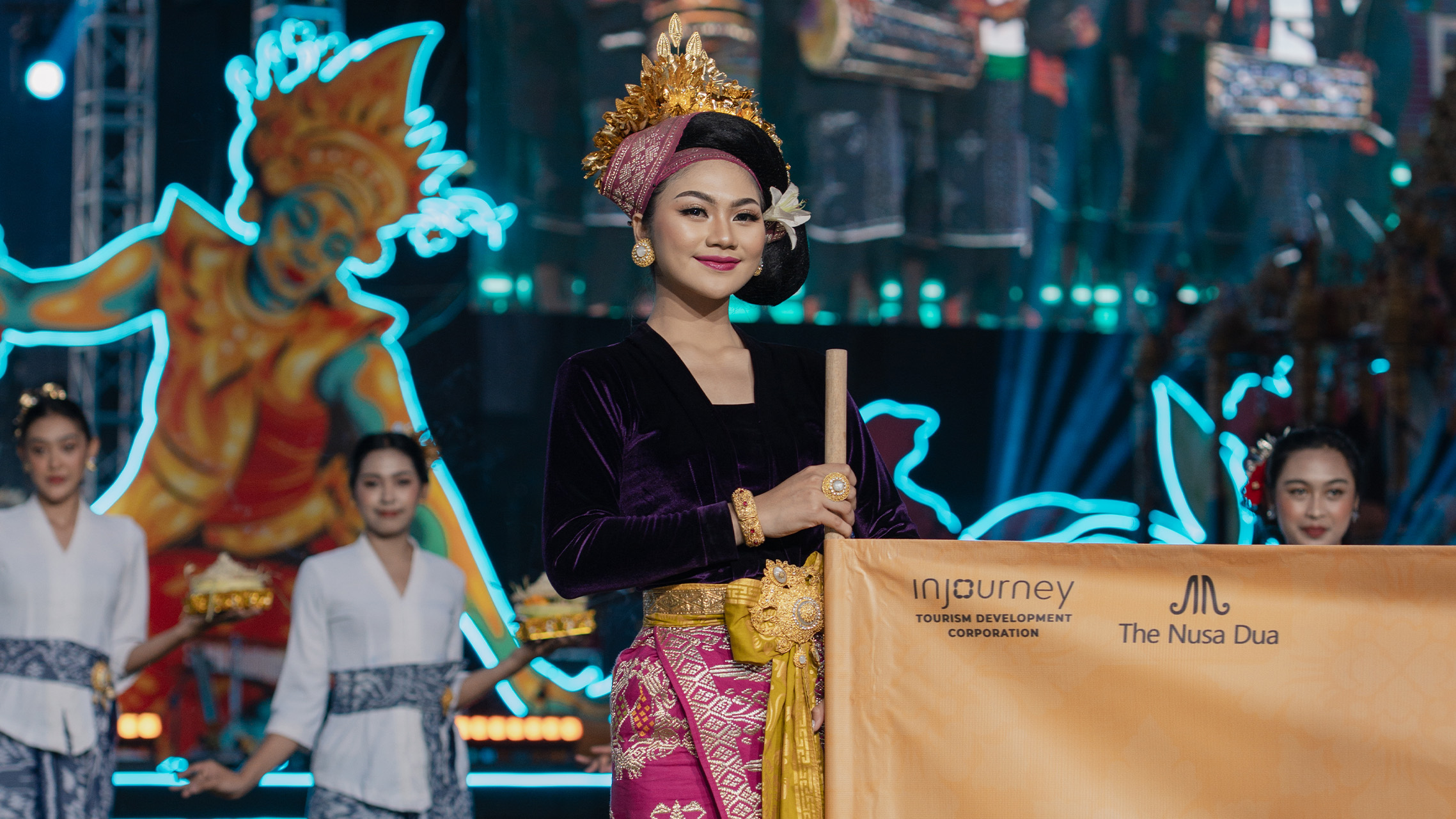 Made Putri Dwi Maharani – Runner Up II Duta Pariwisata Indonesia 2025, Berkolaborasi sebagai Volunteer di The Nusa Dua Festival 2025